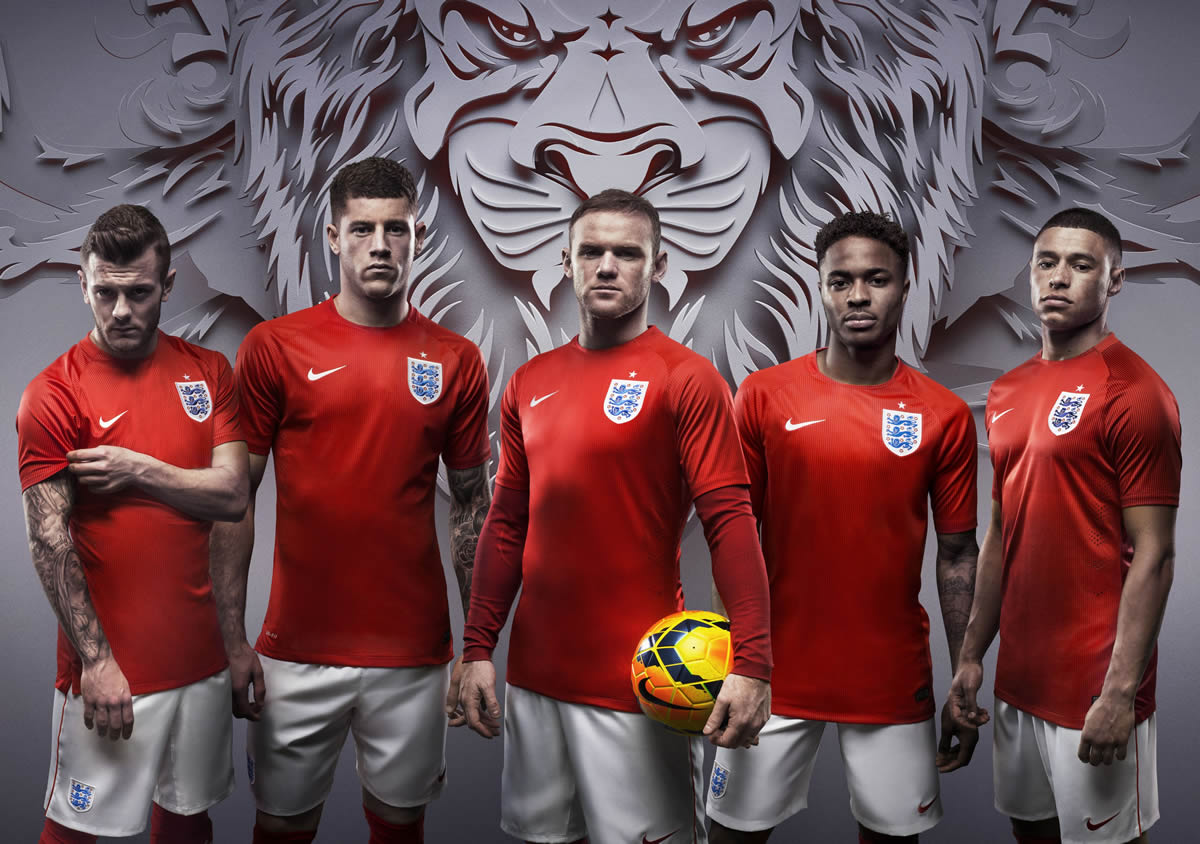 Wilshere, Barkley Rooney, Sturridge y Oxlade Chamberlain con la nueva camiseta | Foto Nike