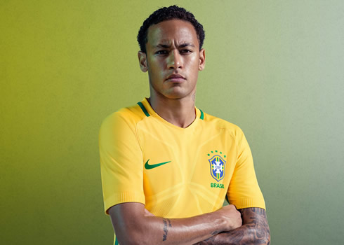Neymar con la camiseta titular de Brasil | Foto Nike