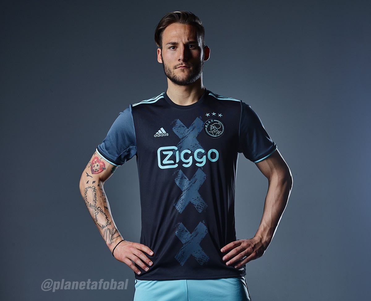Nueva camiseta del Ajax de Holanda | Foto Web Oficial