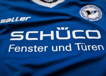 Camiseta titular Sport-Saller del Arminia Bielefeld para 2016/2017 | Foto web oficial