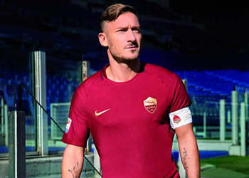 Francesco Totti con la casaca | Foto Nike