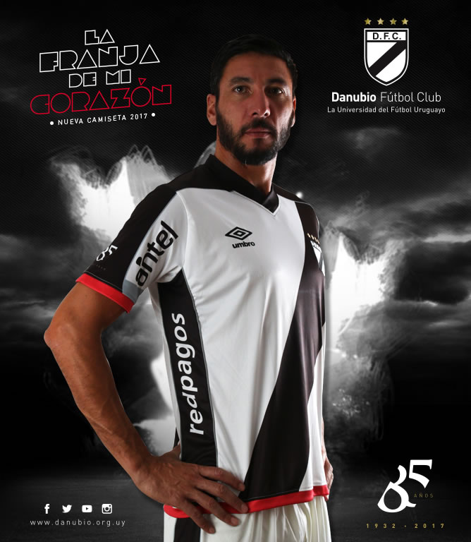 Camiseta titular Umbro de Danubio | Foto web oficial