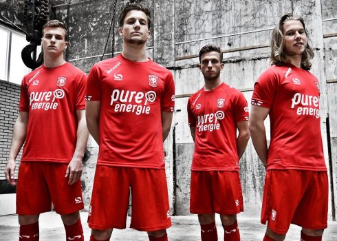 Nueva camiseta titular del FC Twente | Foto Web Oficial