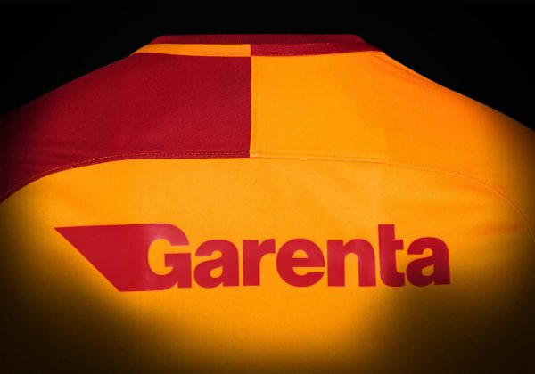 Nueva camiseta titular 2017-18 del Galatasaray | Foto Web Oficial