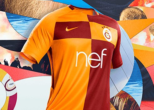 Nueva camiseta titular 2017-18 del Galatasaray | Imágenes Nike