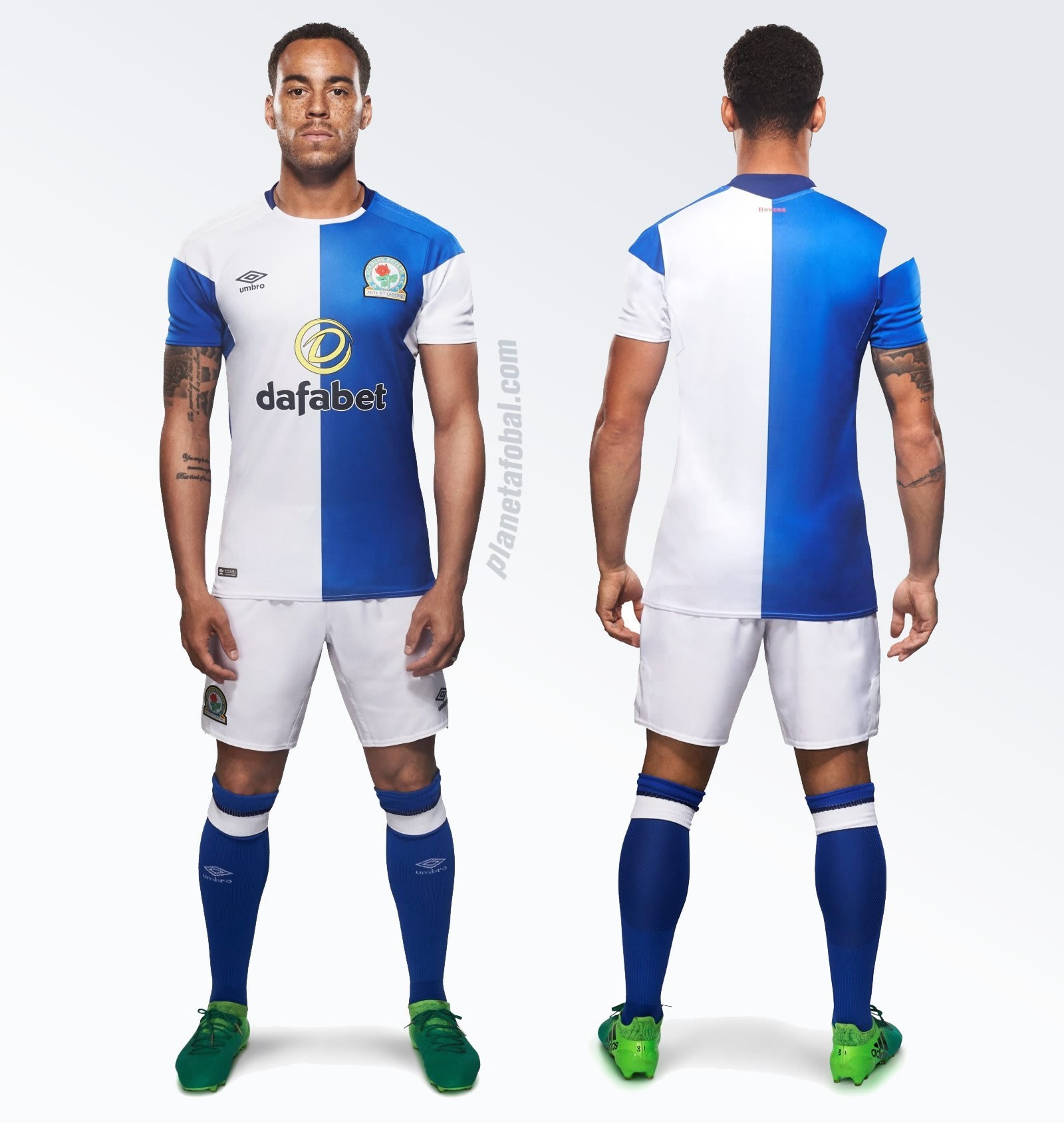 Camiseta titular Umbro del Blackburn Rovers | Foto Web Oficial