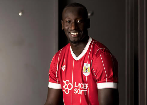Camiseta titular 2017-18 del Bristol City | Foto Web Oficial