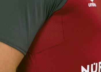 Camiseta titular Umbro 2017-18 del FC Nürnberg | Foto Web Oficial