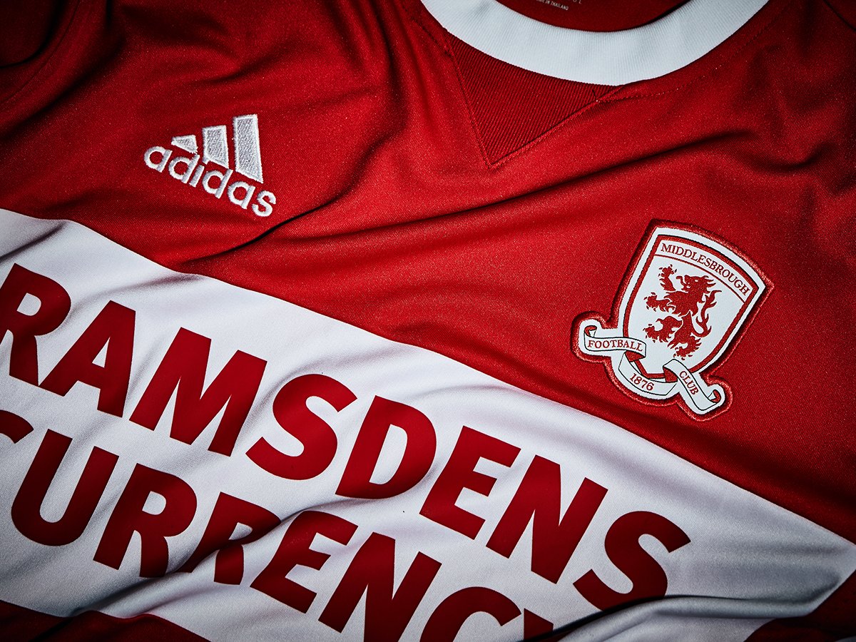 Nueva camiseta titular 2017-18 del Middlesbrough FC | Foto Web Oficial