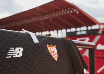 Tercera camiseta 2017-18 del Sevilla | Foto New Balance