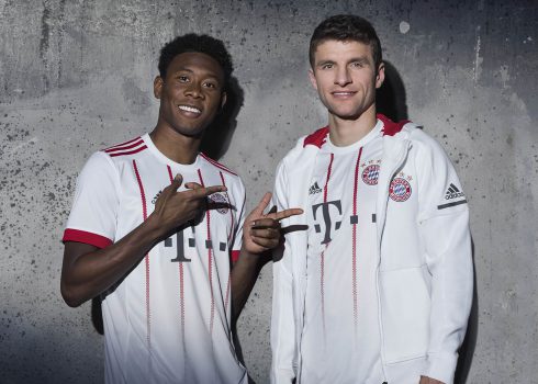 Müller y Alaba con el flamante kit | Foto Adidas