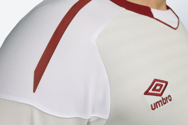 Camiseta suplente Umbro del 1 FC Nürnberg | Foto web oficial