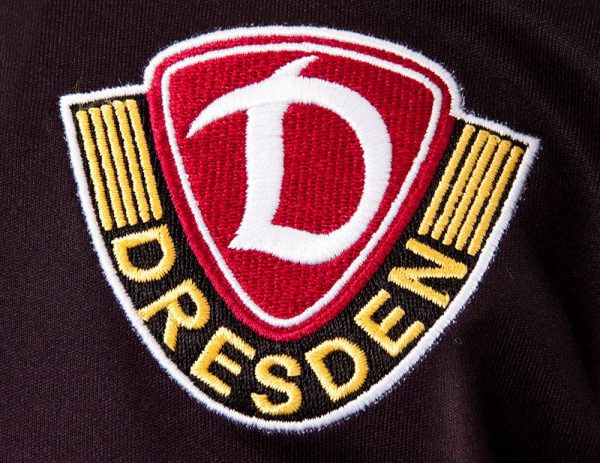 Camiseta suplente Erima del Dynamo Dresden | Foto Web Oficial