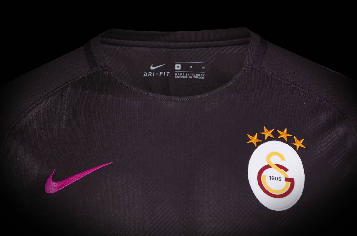 Tercera camiseta Nike 2017-18 del Galatasaray | Foto Web Oficial