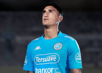 Matías Suárez con la nueva camiseta Kappa de Belgrano de Córdoba | Foto Web Oficial