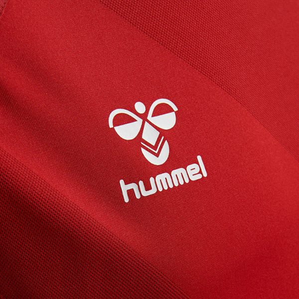 Camiseta titular de Dinamarca Mundial 2018 | Foto Hummel