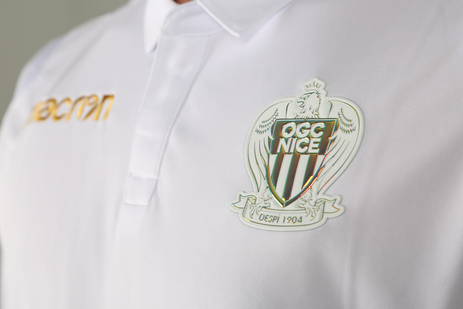 Camiseta suplente blanca Macron 2018/19 del OGC Nice | Imagen Web Oficial