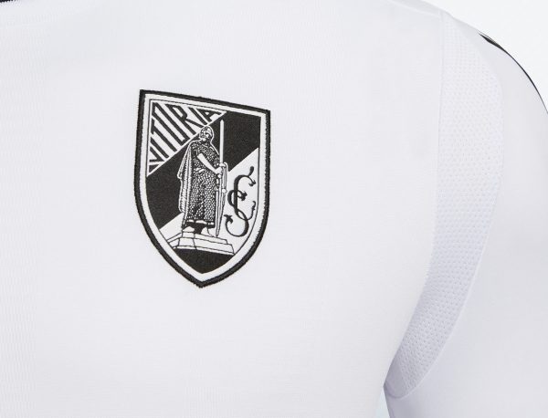 Camiseta titular del Vitória Sport Clube 2018/19 | Imagen Macron