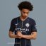 Leroy Sané con la camiseta suplente 2018/19 del Manchester City | Imagen Nike