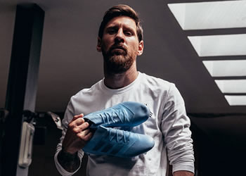 Lionel Messi con los nuevos Adidas NEMEZIZ "Spectral Mode"