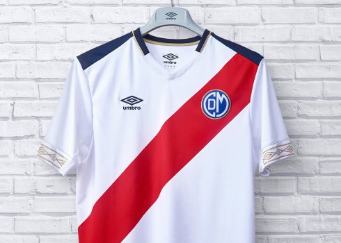Camiseta titular del Deportivo Municipal 2019 | Imagen Umbro