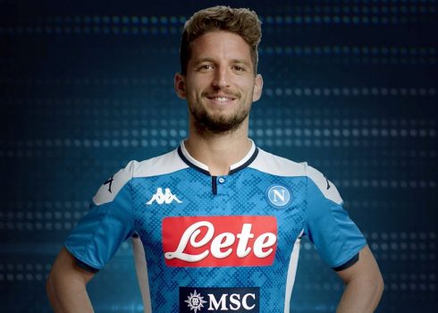 Dries Mertens con la nueva camiseta titular Kappa del Napoli 2019/2020 | Imagen Web Oficial
