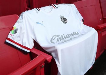 Tercera camiseta Puma de las Chivas de Guadalajara 2020 | Imagen Twitter Oficial