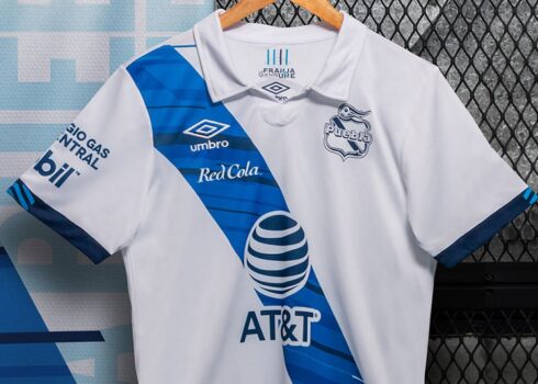 Camiseta local Umbro del Club Puebla 2020/21 | Imagen Twitter Oficial