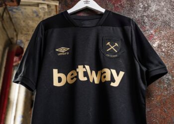 Tercera camiseta Umbro del West Ham 2020/21 | Imagen Web Oficial