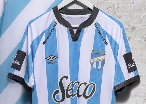 Camiseta titular de Atlético Tucumán 2020/21 | Imagen Umbro