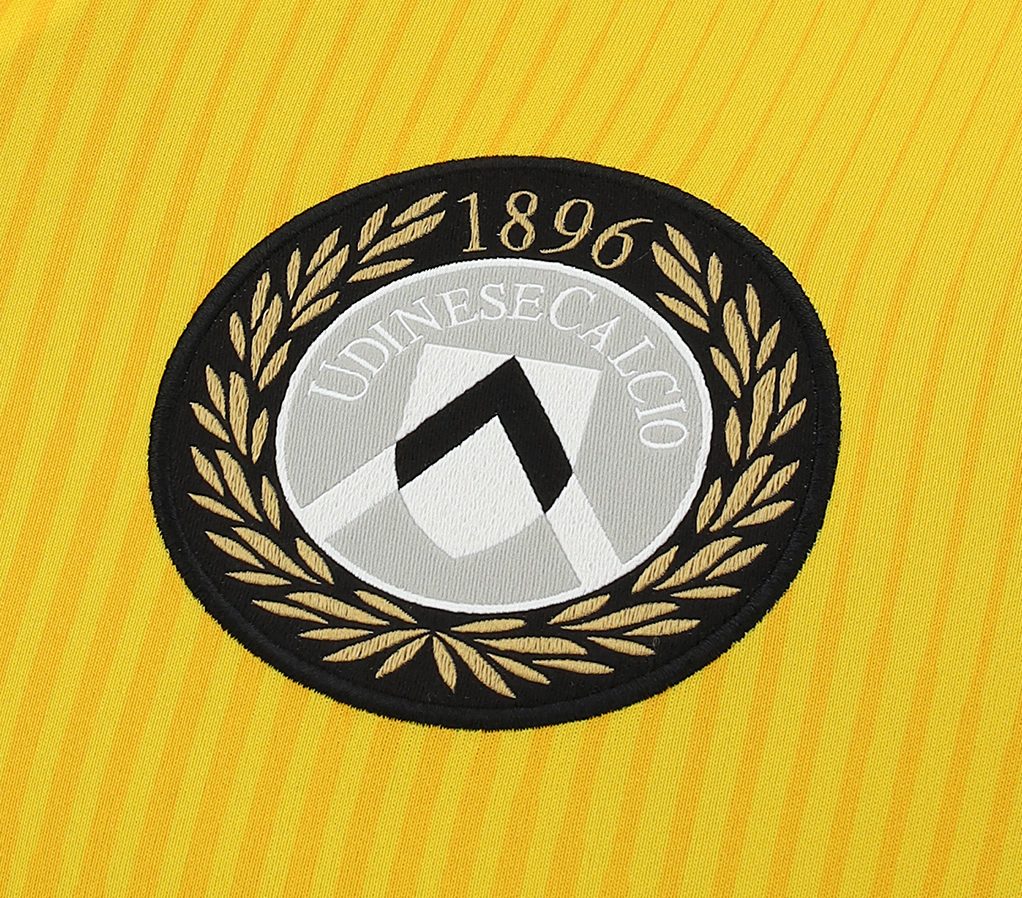 Tercera camiseta del Udinese 2020/21 | Imagen Macron
