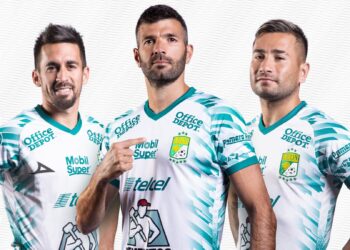 Tercera camiseta Pirma del Club León 2021
