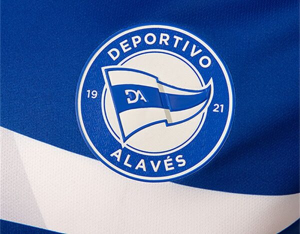 Cuarta equipación Kelme del Deportivo Alavés 2021 | Imagen Web Oficial