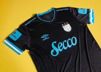 Tercera camiseta Umbro de Atlético Tucumán 2021/22