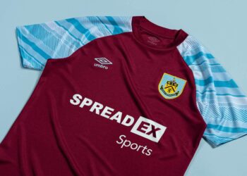 Camiseta Umbro del Burnley FC 2021/22