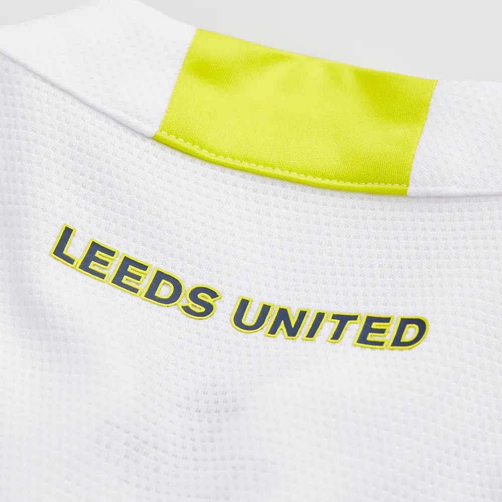 Camiseta titular adidas del Leeds United 2021/2022