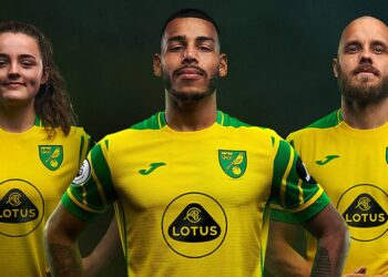 Camiseta Erreà del Norwich City 2021/22
