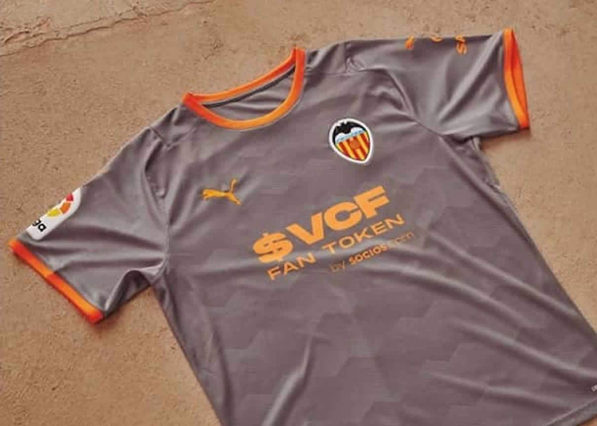 Cuarta camiseta Puma del Valencia 2021/22