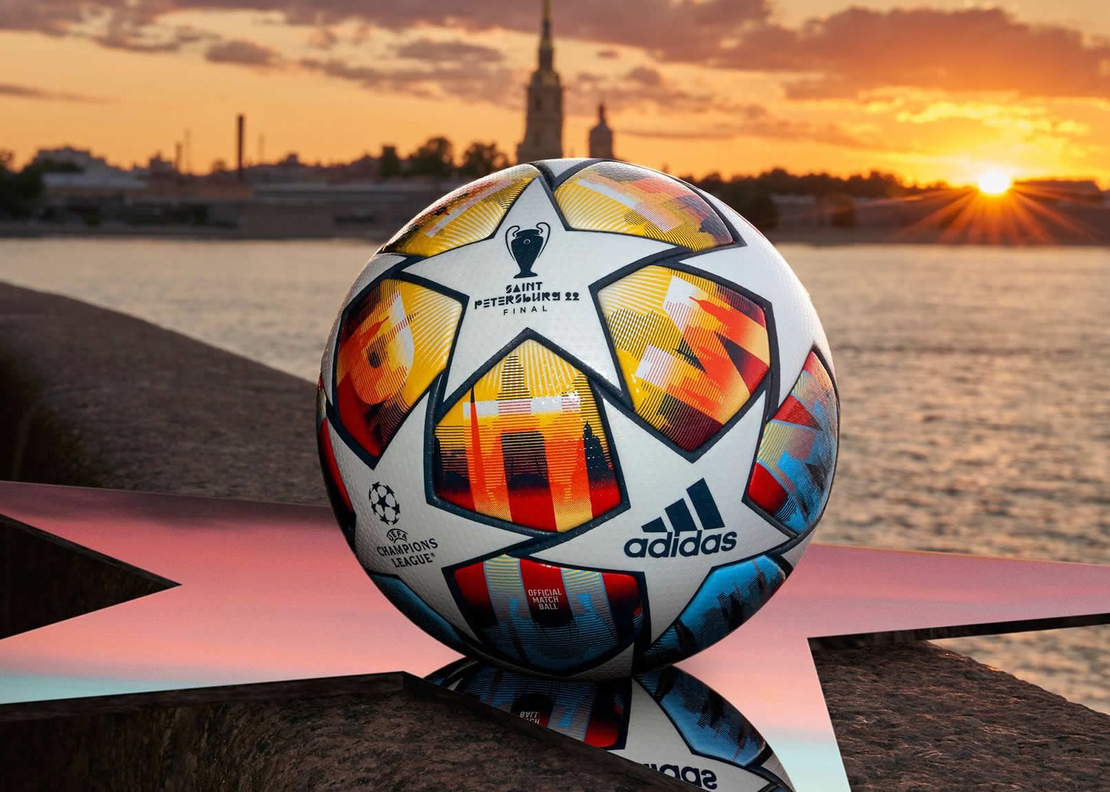 Balón adidas UEFA Champions League Final St. Petersburg 2022