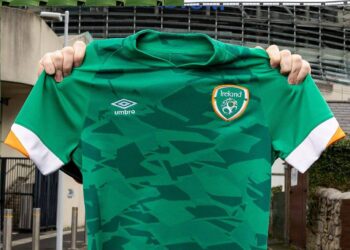 Camiseta Umbro de Irlanda 2022/23