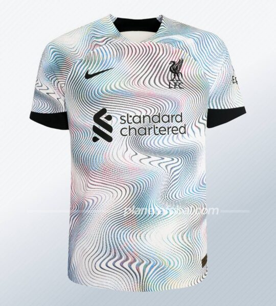 Camiseta suplente Nike del Liverpool 2022/23
