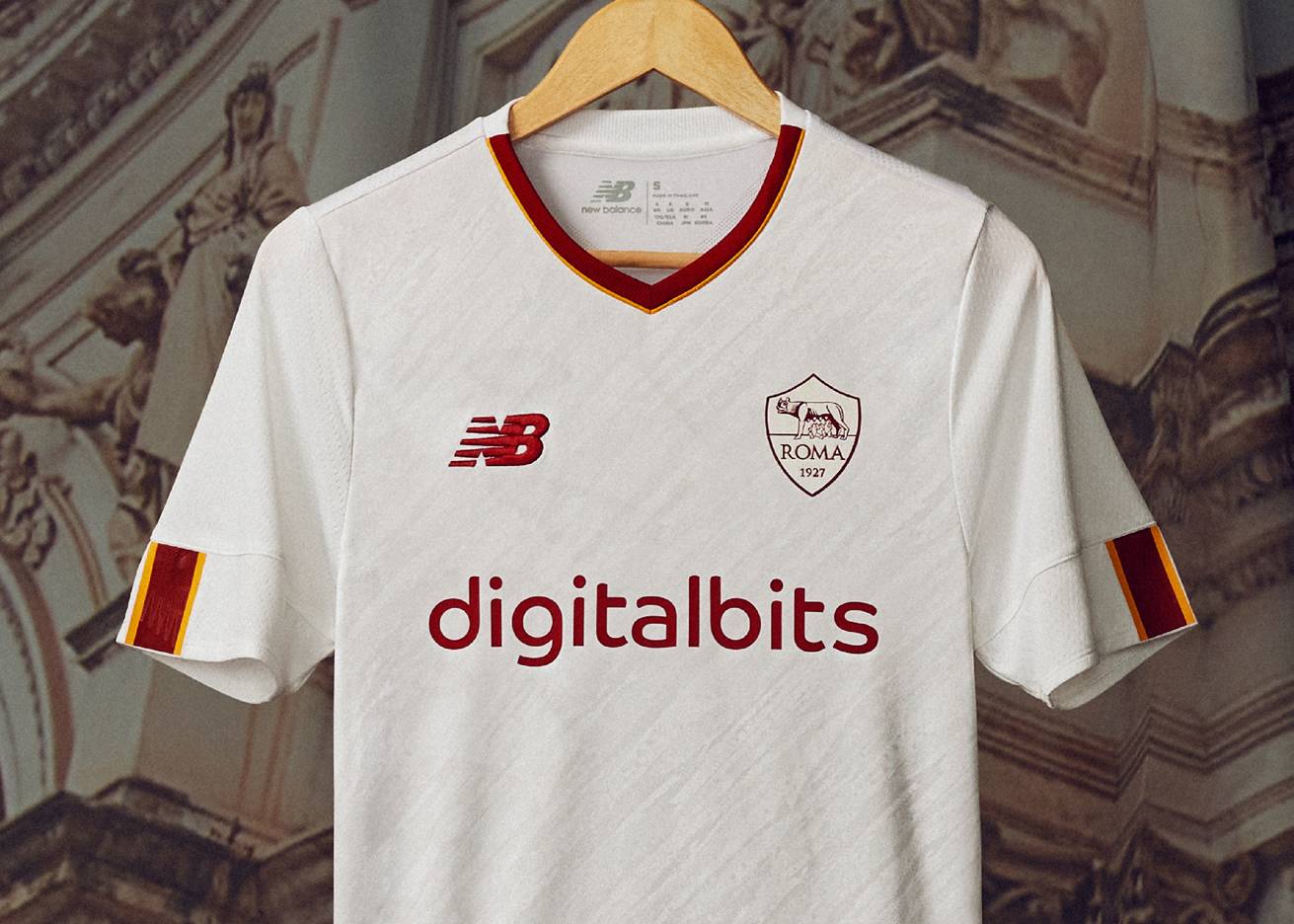 Camiseta suplente New Balance de la AS Roma 2022/23