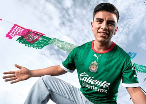 Camiseta Puma verde de las Chivas de Guadalajara 2022